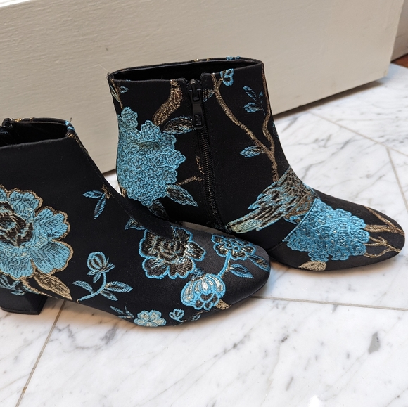 French blue embroidered bootie - Picture 4 of 7
